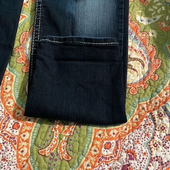 Silver - Picture 2 of 5